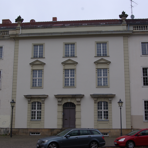 Schlosstraße 10