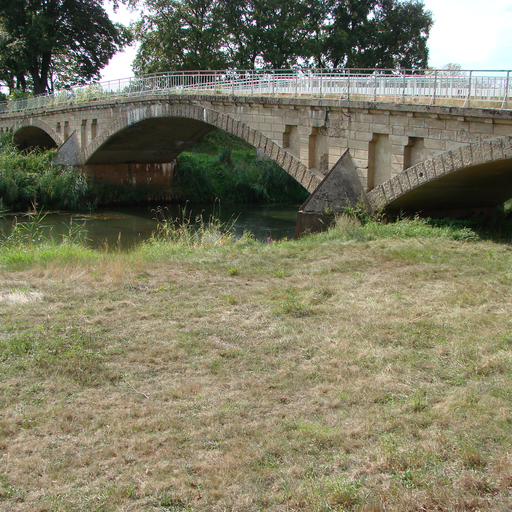 Drei-Bogen-Betonbrücke Neudeck