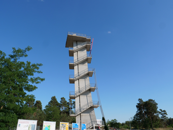 Aussichtsturm_Merzdorf_in_july_2019_01.jpg