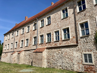 Fürstenberg_Havel_Old_Castle_south_wing_2020.jpg