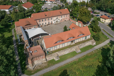 Storkow_(Mark)_asv2022-08_img08_Luftbild_Burg.jpg