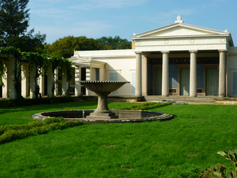 Schloss_Charlottenhof.jpg