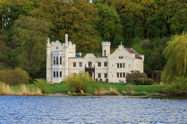 Potsdam_Kleines_Schloss_Babelsberg_05-15.jpg