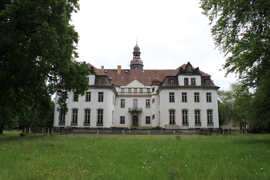 Schloss_Lindenau_hinten.JPG