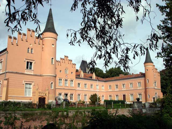 Gusow_-_Schloss_-_panoramio.jpg