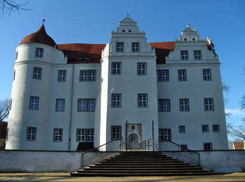 Grosskmehlen_schloss_front.JPG