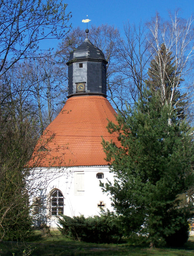 Guteborn,_Schlosskapelle,_Südansicht,_01.jpg