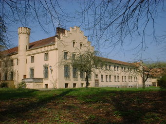 Petzow_Schloss_O.jpg