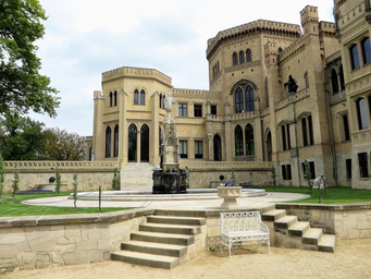 Blick_auf_Schloss_und_Terrasse.JPG