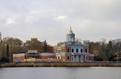 Marmorpalais_von_Mühlenweg_Potsdam.jpg
