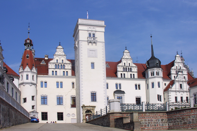 Schloss_Boitzenburg_Auffahrt_Parkseite_SO_Burg_in_1275_Uckermark_Brandenburg_Foto_Wolfgang_Pehlemann_DSCN8535.jpg