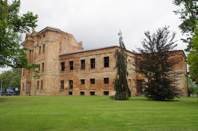 Schloss_Ruine_Dahme_Mark.jpg