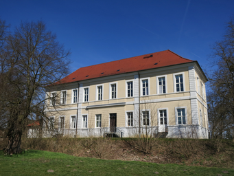 LöwenbergSchlossW.jpg