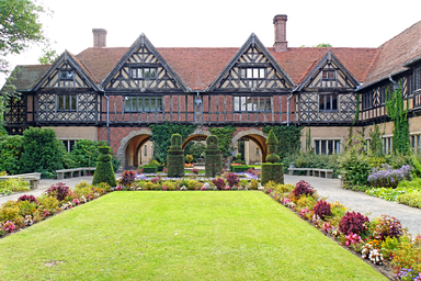 Germany-00407_-_Cecilienhof_Garden_(29704490914).jpg