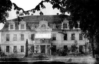 Schloss_Lossow_(Frankfurt_(Oder)),_Straßenseite.jpg