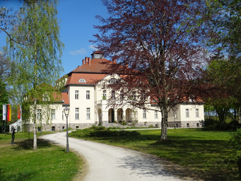 LiebenbergSchlossSeehaus.jpg