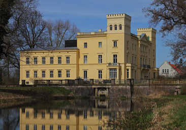 Steinhoefel_Schloss_und_Landschaftspark_02.jpg