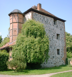 Garz_Wohnturm.jpg