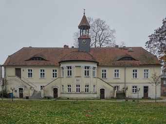 Fehrbellin-Wall-Gutsanlage-Gutshaus-I.jpg