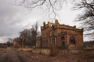 Gentzrode_Herrenhaus_und_Kornspeicher.jpg