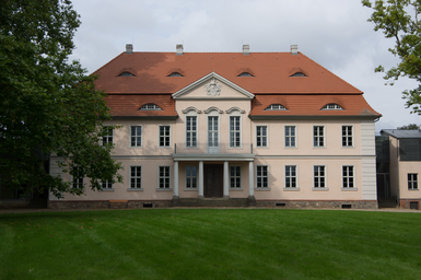 Herrenhaus_Oder_Seite_Criewen_Schwedt_Oder.jpg