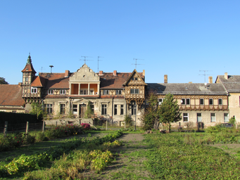 Gutshaus_warchau.JPG