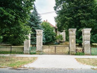 Falkenhain_(Drahnsdorf)_Gutshaus.jpg