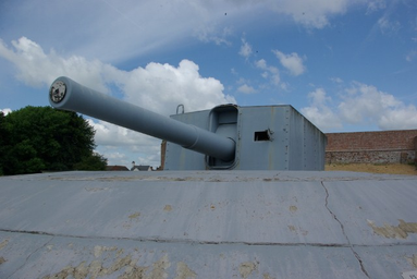 9.2_inch_Coastal_Defence_Gun_-_geograph.org.uk_-_844689.jpg
