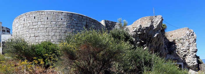 Devil's_Bellows,_Lathbury_Barracks,_Gibraltar.jpg