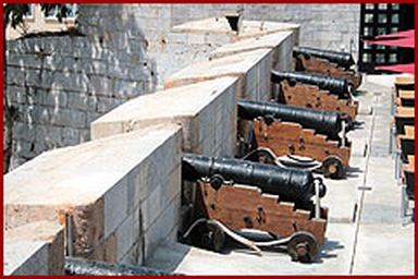 King's_Bastion_Leisure_Centre_left_flank_(south).jpg
