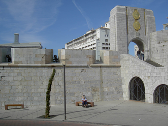 American_War_Memorial.jpg