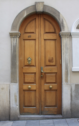 Door_of_the_Great_Synagogue,_Gibraltar.jpg