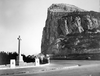 Gibraltar_Cross_of_Sacrifice_and_Rock_of_Gibraltar.jpg