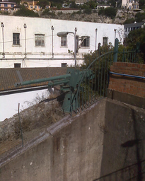 A_QF_6_pounder_gun_hotchkiss_at_parsons_lodge,Gibraltar.jpg