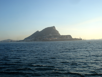 Gibraltar_Mounts_-_panoramio.jpg
