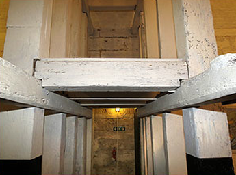 Flat_Bastion_Magazine_wooden_supports.png