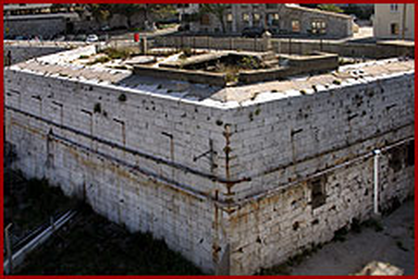 Jumpers_Bastion_on_Gibraltar_2.jpg